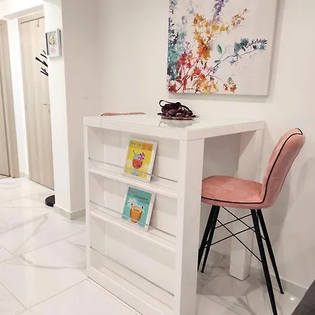 Dino With Heated Pool Omišalj