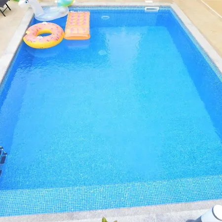 Dino With Heated Pool *