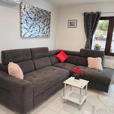 Dino With Heated Pool *