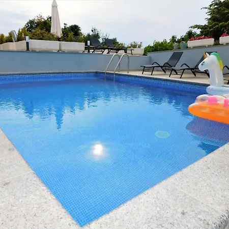 Dino With Heated Pool * Omišalj