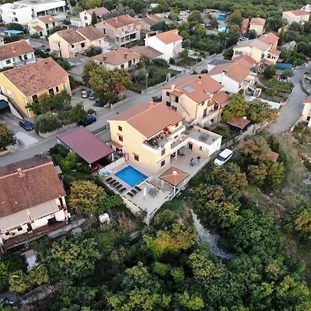 Dino With Heated Pool * Omišalj