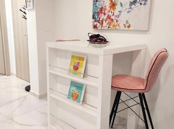 Dino With Heated Pool Omišalj