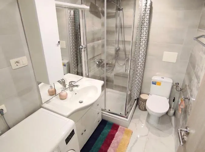 Apartman Dino With Heated Pool Omišalj