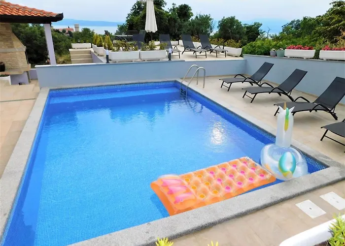 Dino With Heated Pool