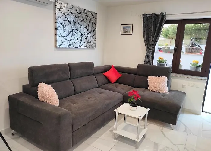 Dino With Heated Pool *