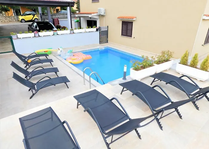 Dino With Heated Pool * Omišalj