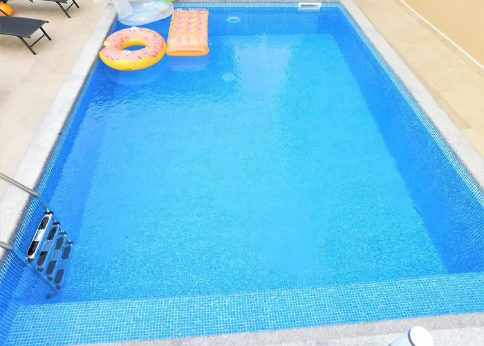 Dino With Heated Pool *